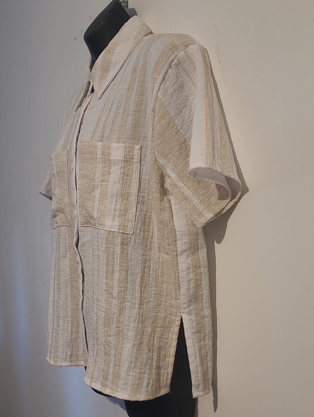 George Beige & White Striped Short-Sleeve Button-Down Shirt Sz Med - Picture 2 of 9